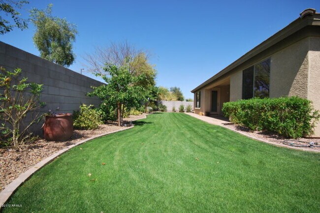 Photo - AVAILABLE NOW!!! - Amazing 4 bedroom singl...