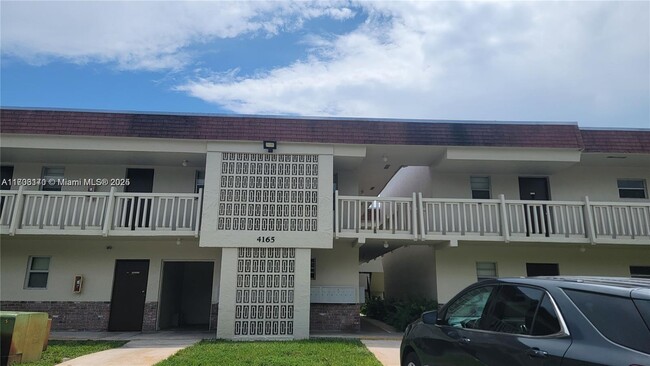 Photo - 4165 SW 67th Ave Unidad 116B Rental