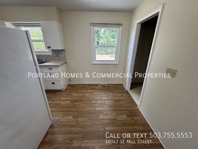 Photo - 16947 SE Mill St