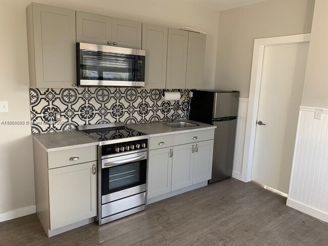 Photo - 2932 NW 16th Ave Unit 4A