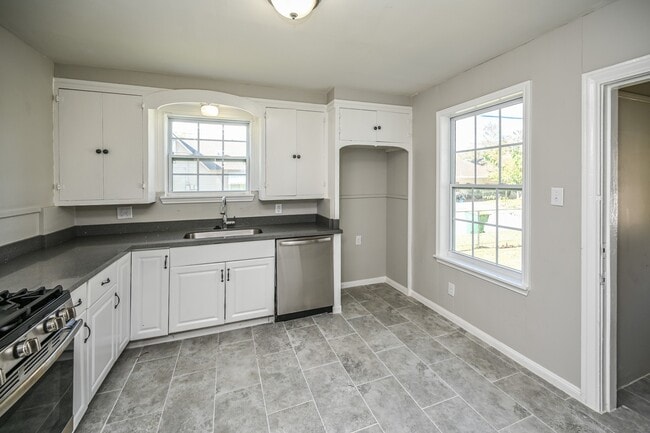 Photo - 500 Alford St