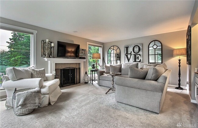 Building Photo - 310 39th Ave Ct NW