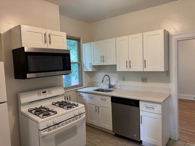 Photo - 5542 Fair Oaks St Unit 2nd Floor