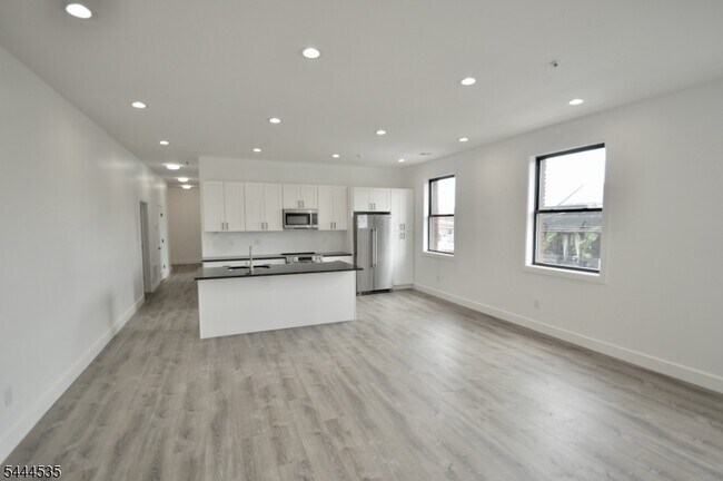 340 Millburn Ave Unidad 2A