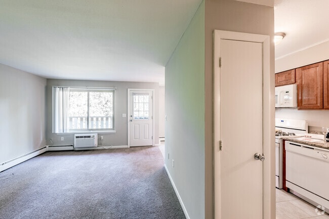 1 BR, 1 BA