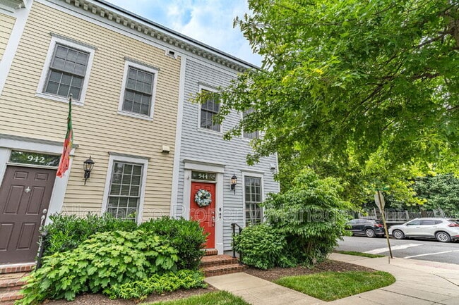 Photo - 944 N Columbus St