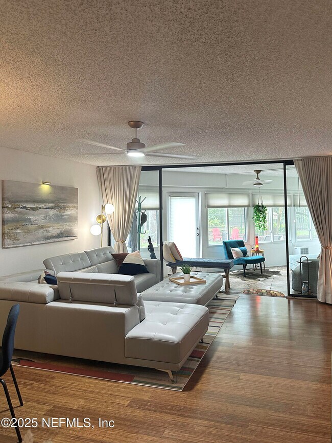 Photo - 1071 Edgewood Ave S Apartamento Unidad 104