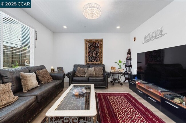 Photo - 300 Hideaway Ln