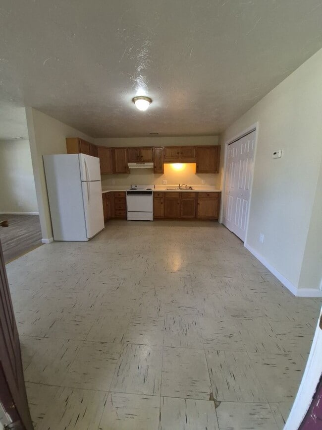 Photo - Piggott Duplexes Unit 1035 E Margaret St