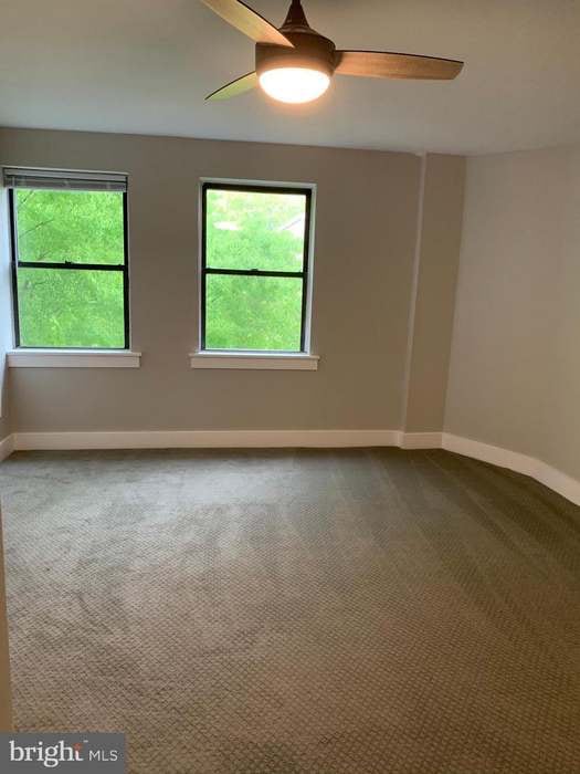 Photo - 210 Oakwood St SE Unit 305