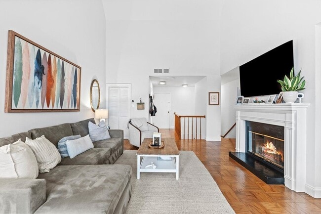 Photo - 200 Shearwater Ct W