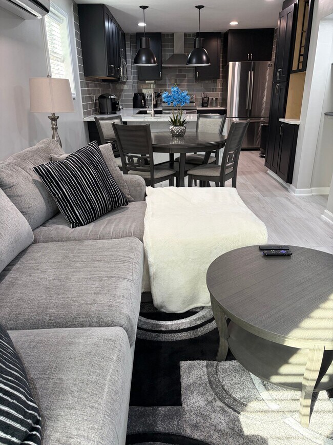 665 S Preston Ct Unit B