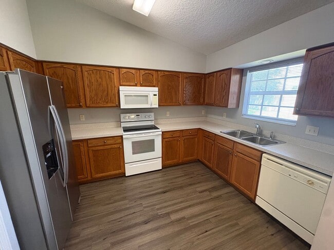 Photo - Groves at Baytree, Tavares 3/2 with Screened Back Porch