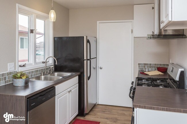 Photo - 8114 Boundary