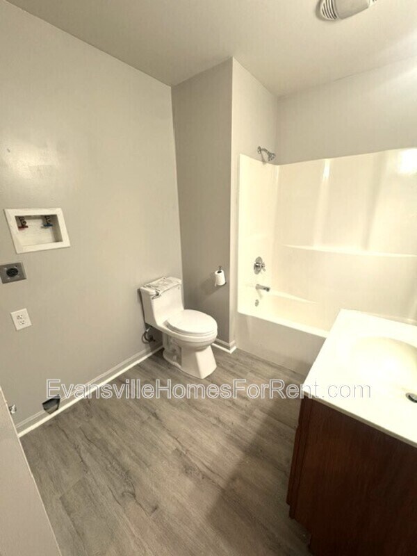 Photo - 1711 Ewing Ave