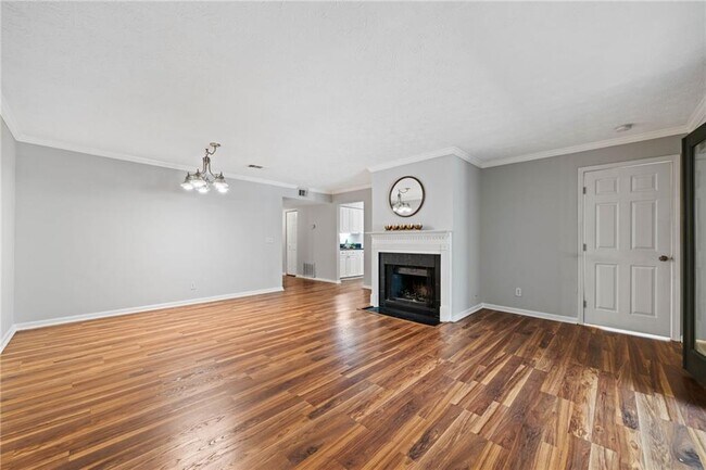 Photo - 717 Beaufort Cir