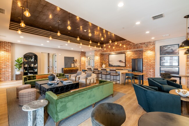 Photo - Hawthorne at the Crest