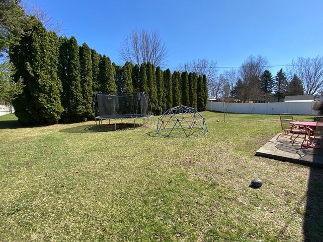 Photo - 2903 Sharon St