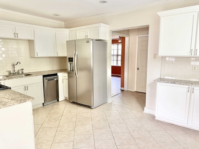 Photo - 4717 Orchid St