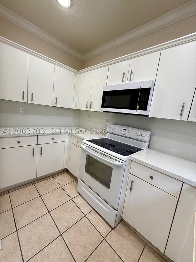 Photo - 2601 NE 41st Cir