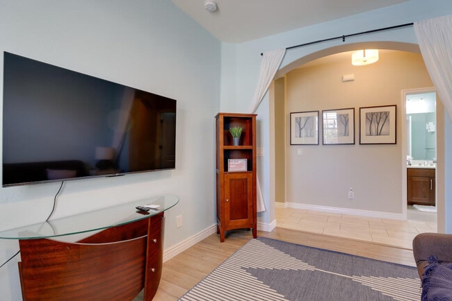 Building Photo - 833 Gary Ln