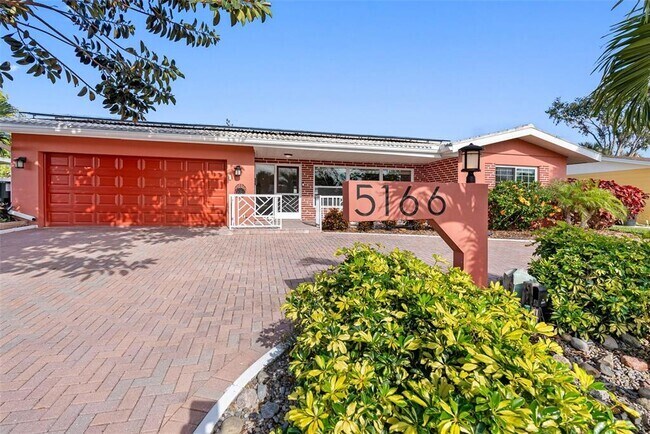Building Photo - 5166 39th St S Rental