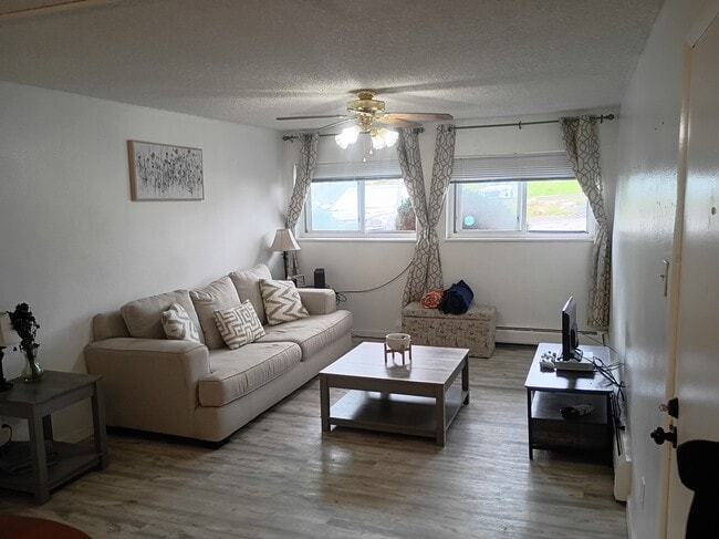 Building Photo - 451 Golden Cir Unit 110