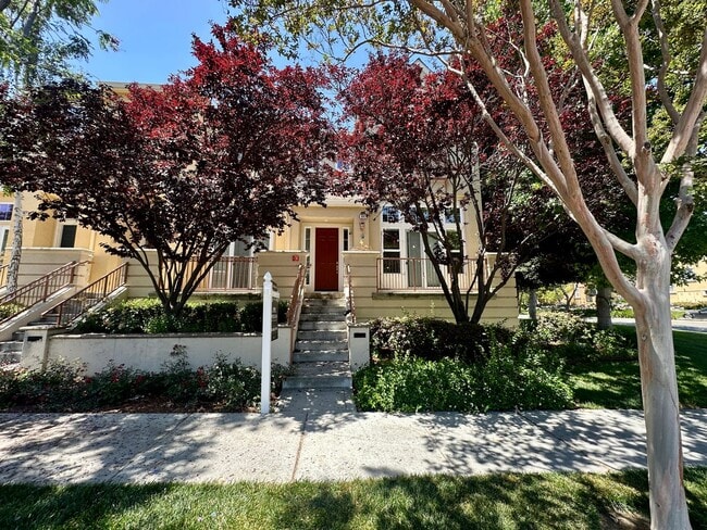 PARKSIDE LUXURY LIVING! CORNER UNIT | MANY... - PARKSIDE LUXURY LIVING! CORNER UNIT | MANY... House