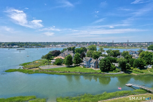 71 Cove Ave