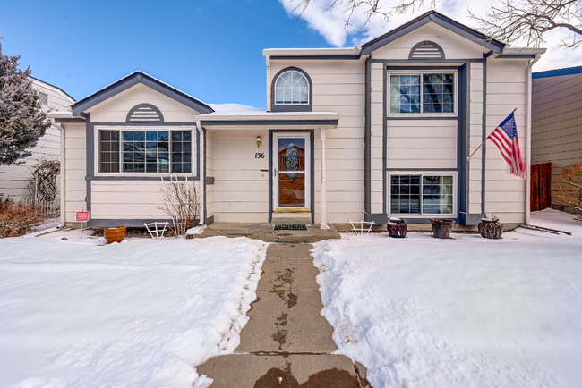 Adorable Castle Rock home w/ Views! - Adorable Castle Rock home w/ Views!