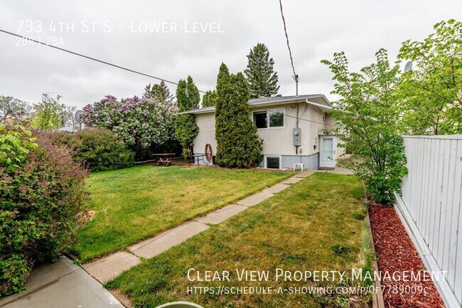 Photo - ?? Spacious 2-Bedroom Basement Suite with ...