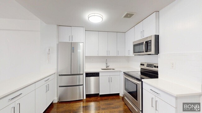 Building Photo - 219 E 69th St Unit 7E Rental