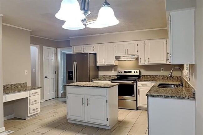 Photo - 1302 Milstead Trace NE
