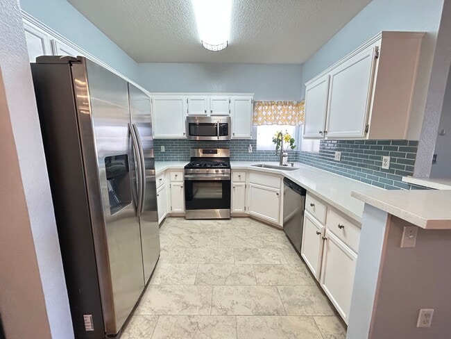 Photo - 3 bedroom 2 bathroom Summerlin condo!