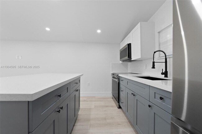 Photo - 129 SW 9th Ave Unidad 2