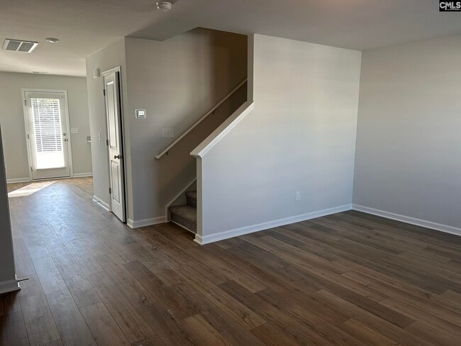 Photo - 208 Brando Wy