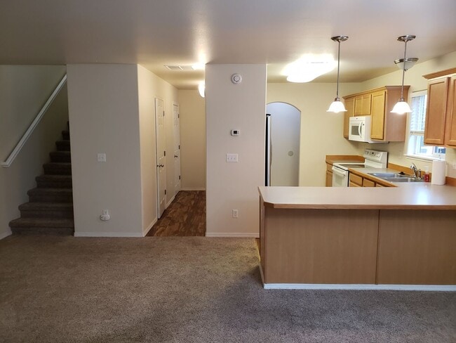 Photo - Beautiful, Conveniently Located Eagle River Townhome