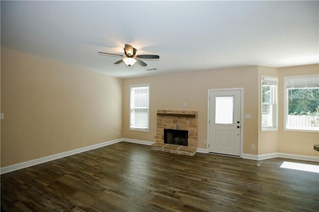 Photo - 1005 Landover Crossing