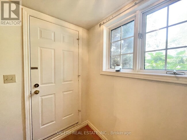 Photo - 12 Weatherstone Ct