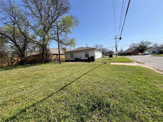 Building Photo - 2801 Ennis Ave Rental