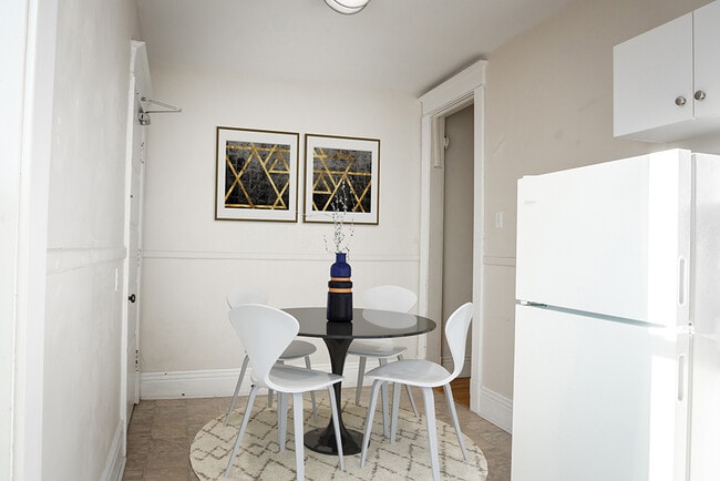 Photo - Clarence Court Unit 946