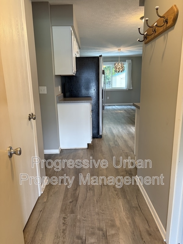 Photo - 453 Auburn St