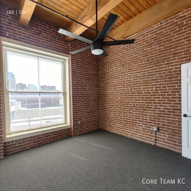 Photo - 202 W 5th St Unit 203