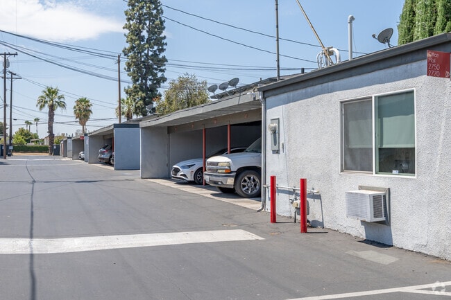 Parking/Carports