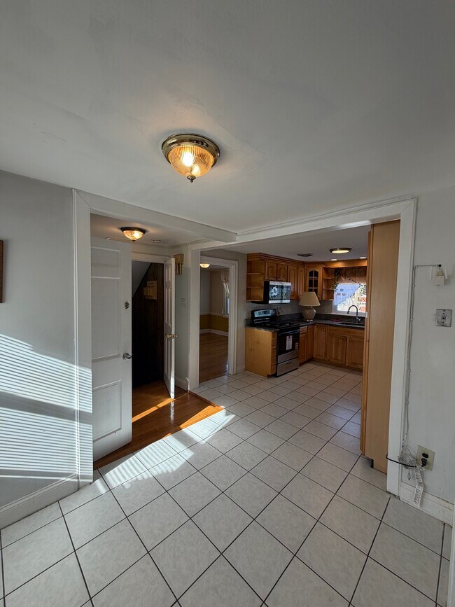 Photo - 632 W Roxbury Pkwy