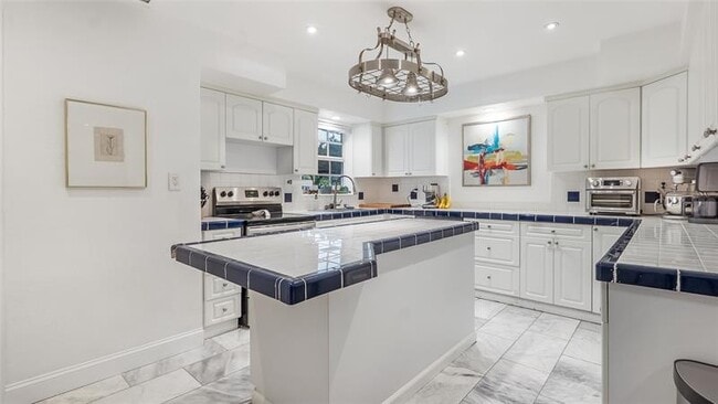 Photo - 152 SW 59th Ave