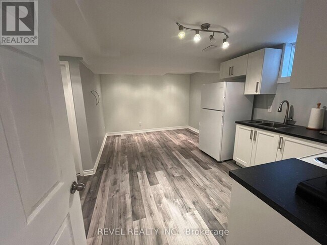 Photo - 194 Willowbrook Dr