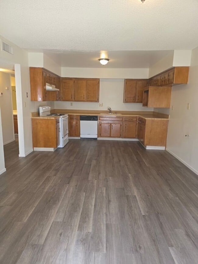 Photo - 5901 Ming Ave Unidad 3