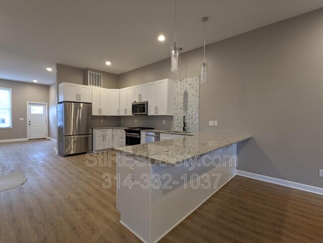 2206 Blendon Pl