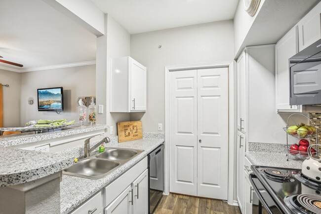 Stone Canyon Apartment Homes